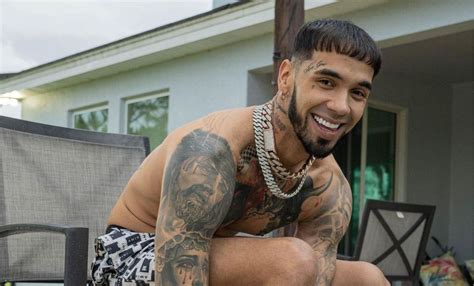 anuel sin playera|Anuel AA publica selfie sin camisa y presume sus。